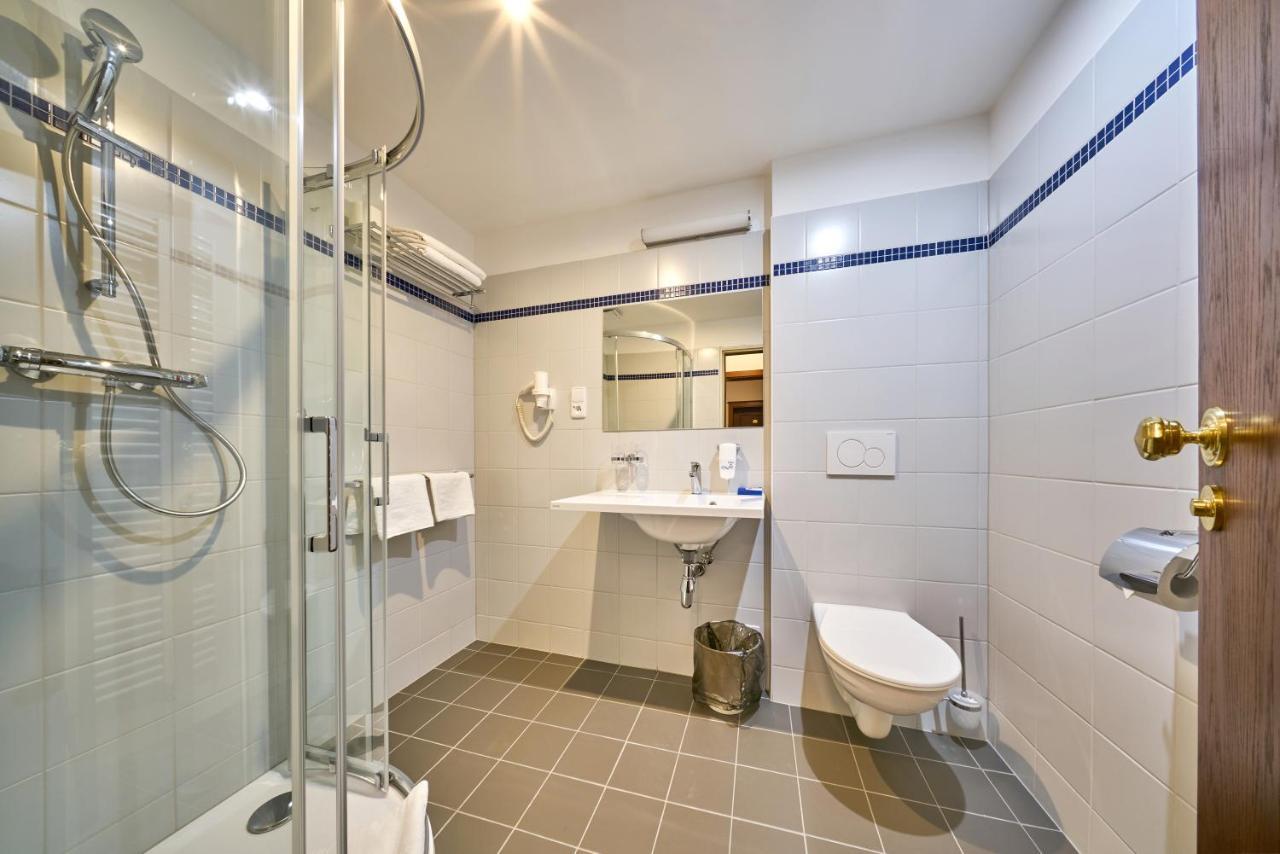 Superior Double Room Extra Bed,815435063:JPEG